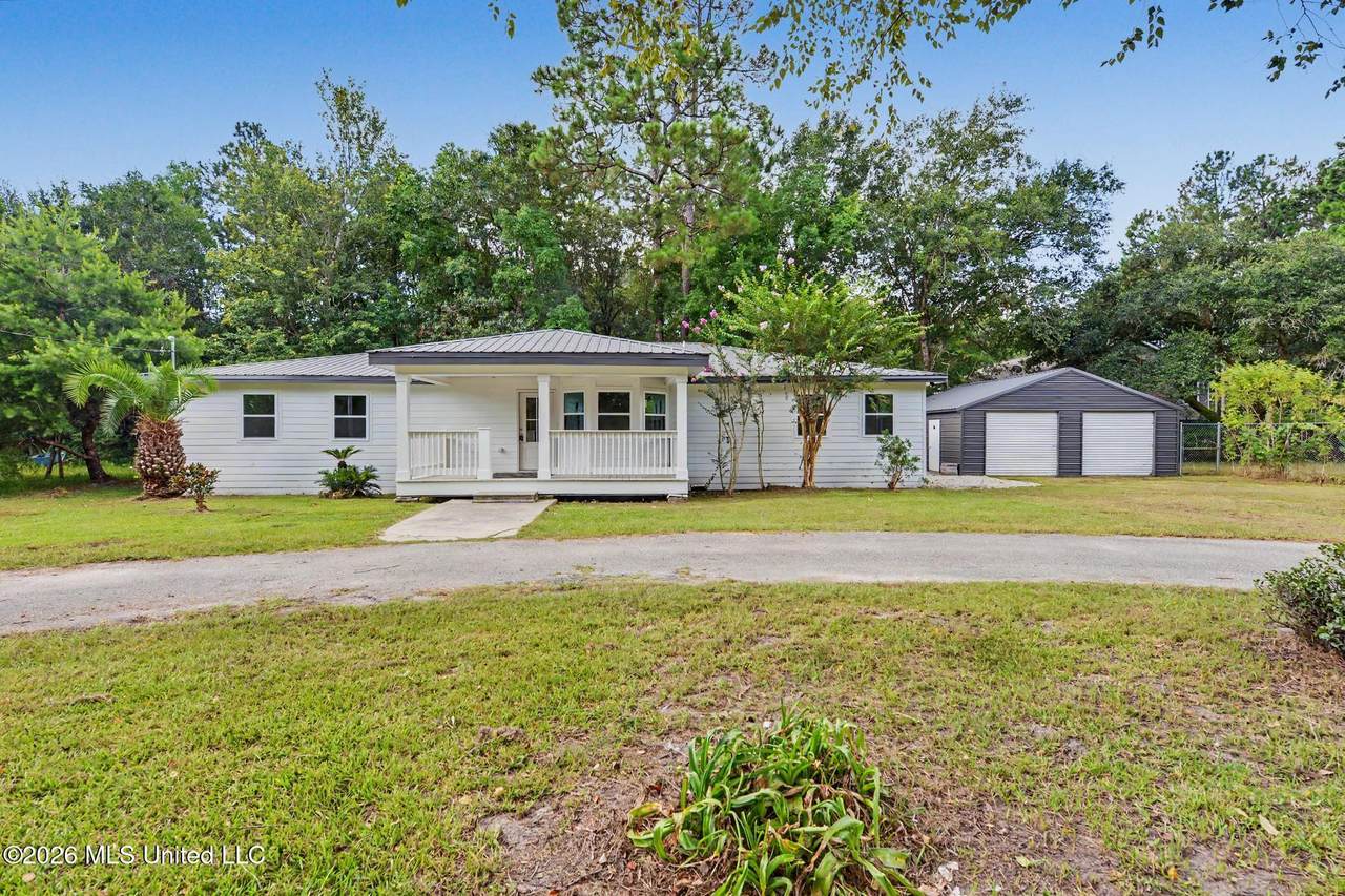 6105 Desoto Street - Photo 1