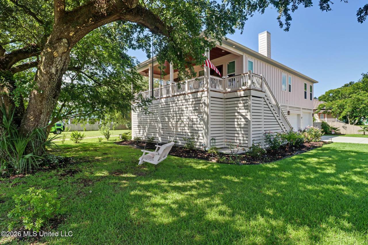 402 Nicholson Avenue - Photo 1