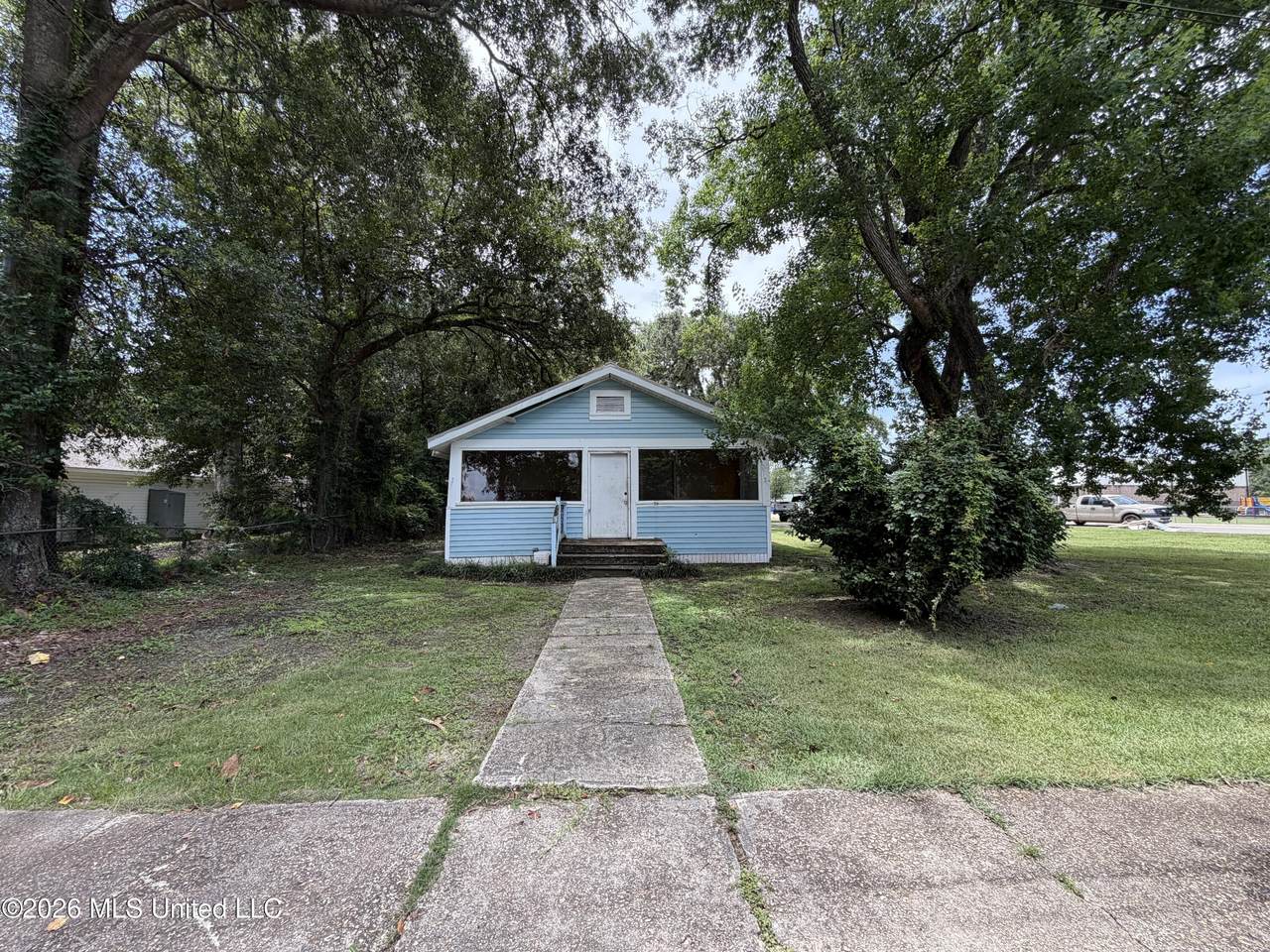 815 Williams Avenue - Photo 1