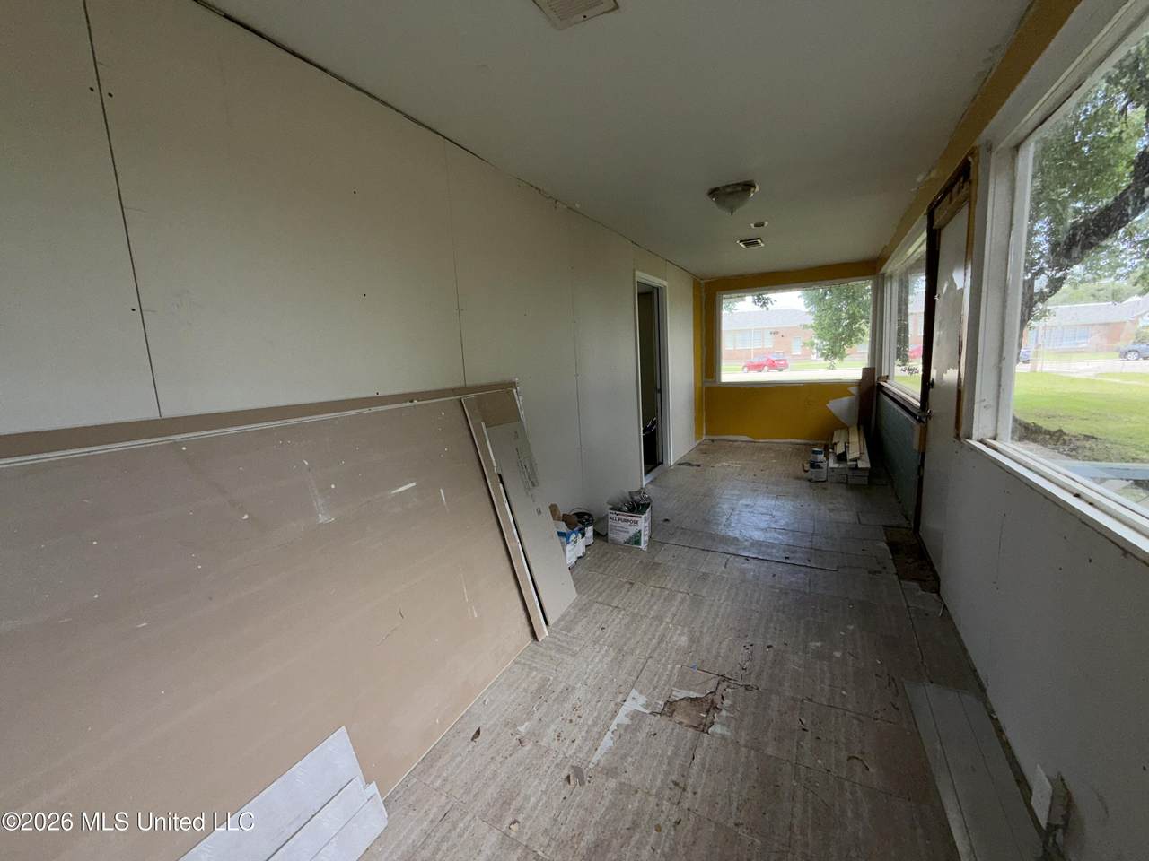 https://bt-photos.global.ssl.fastly.net/united/1280_boomver_1_4156081-2.jpg
