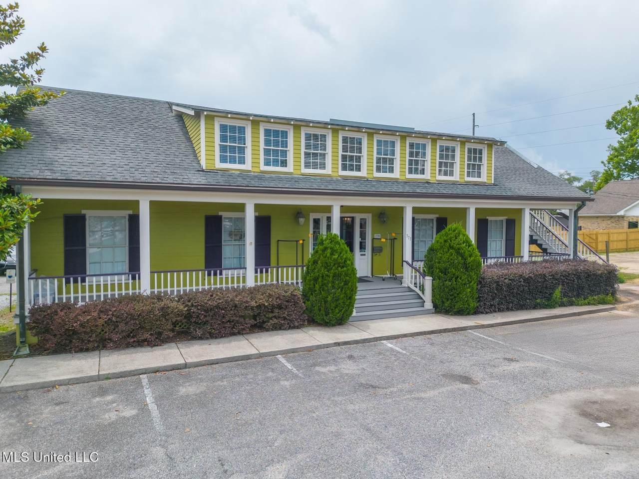 777 Watkins Avenue - Photo 1