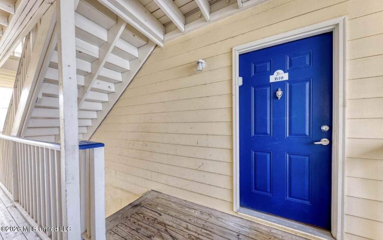 2421 Beachview Drive - Photo 1