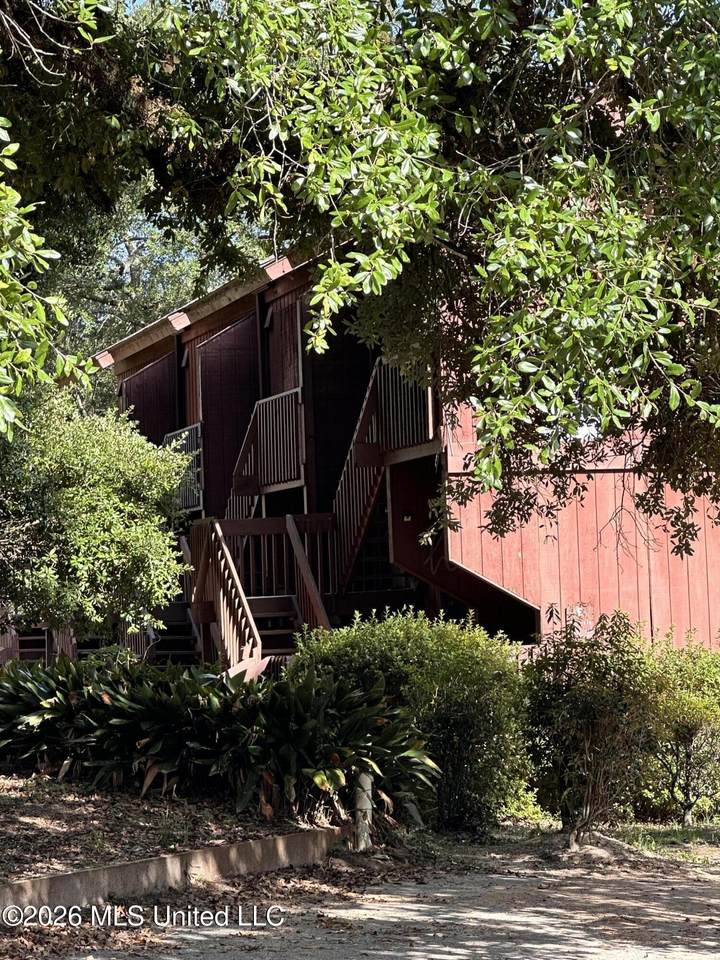 230 Lakeside Villa - Photo 1