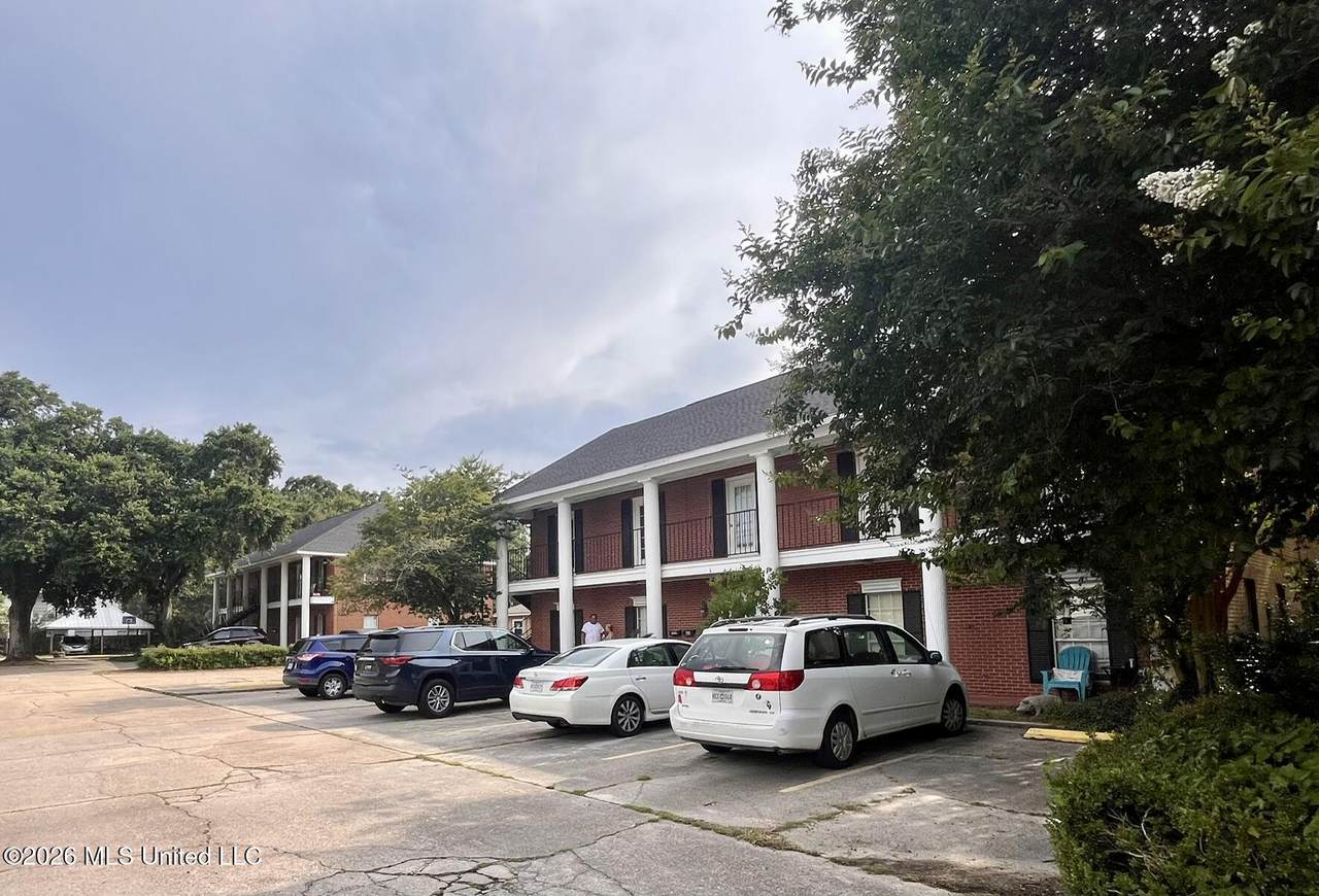 951 Vision Oaks Boulevard - Photo 1