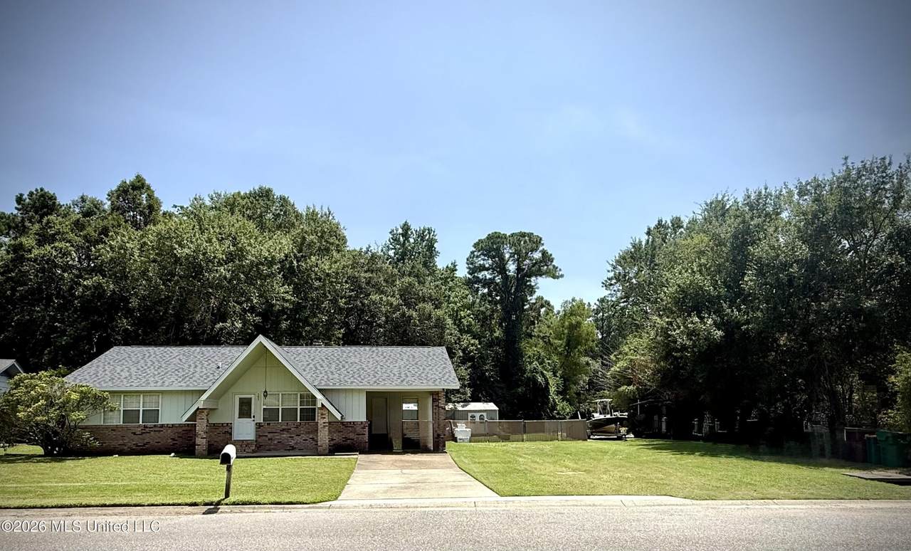 595 Neal Drive - Photo 1