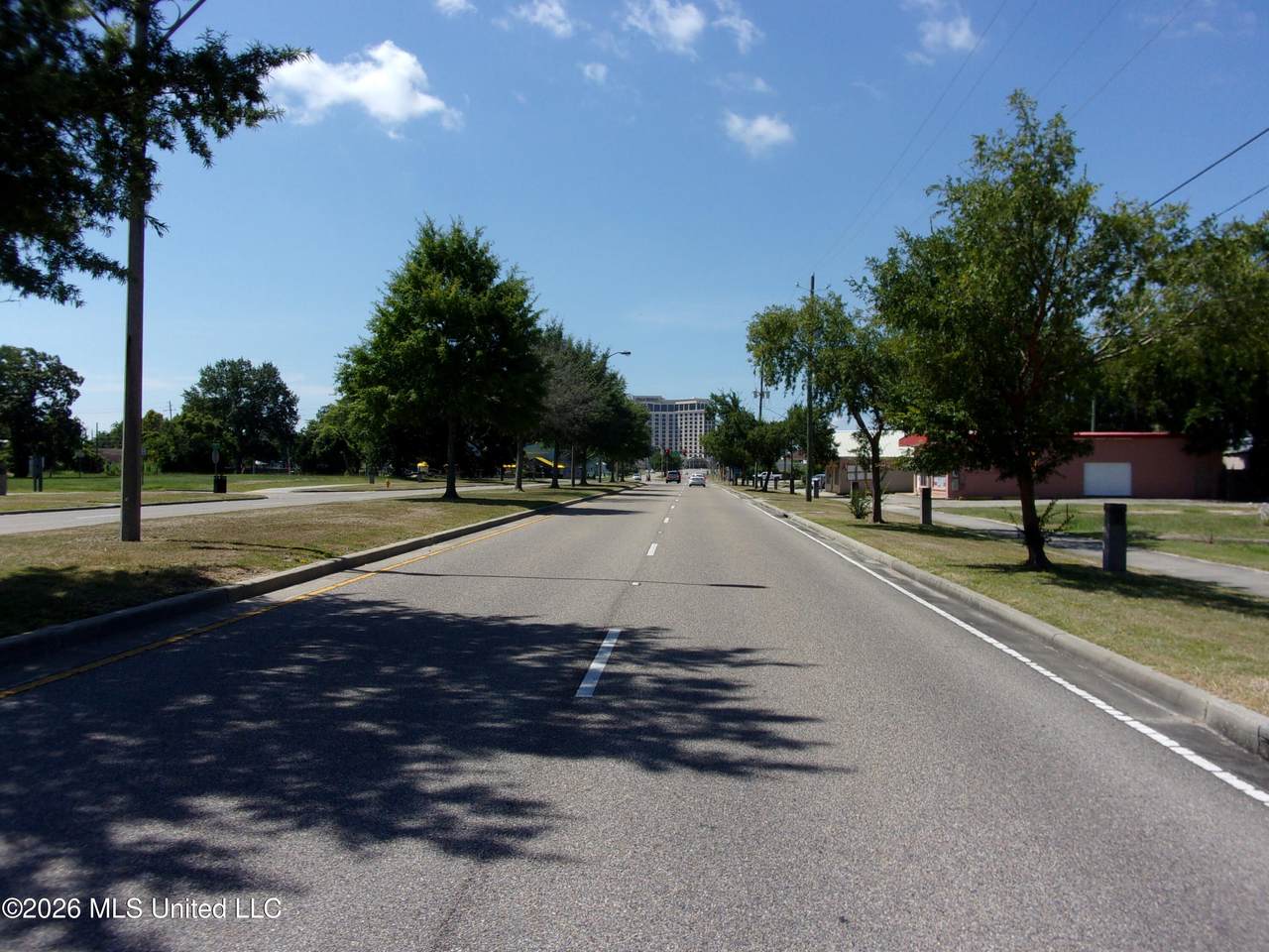 https://bt-photos.global.ssl.fastly.net/united/1280_boomver_1_4157413-2.jpg