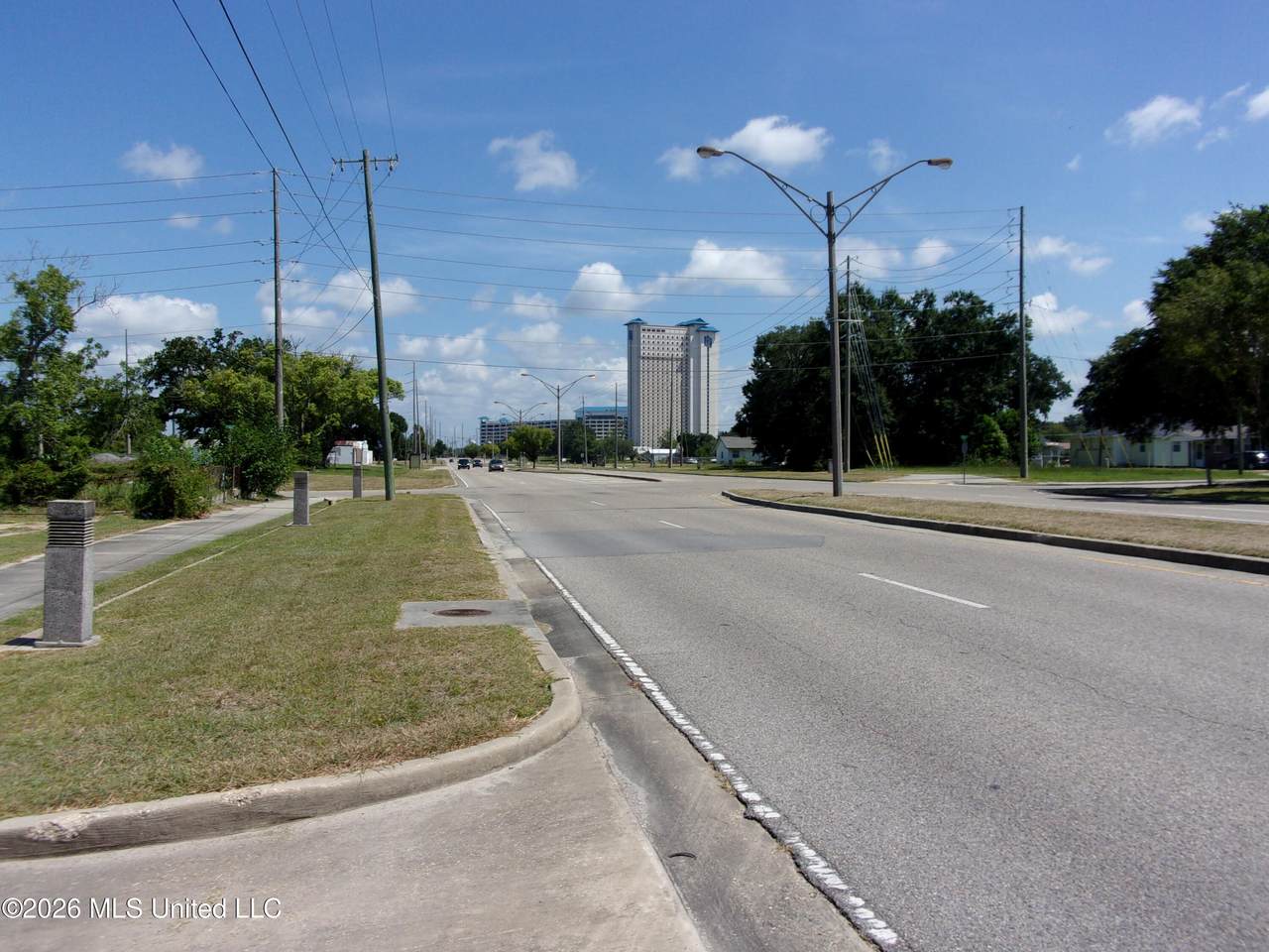 https://bt-photos.global.ssl.fastly.net/united/1280_boomver_1_4157413-2.jpg