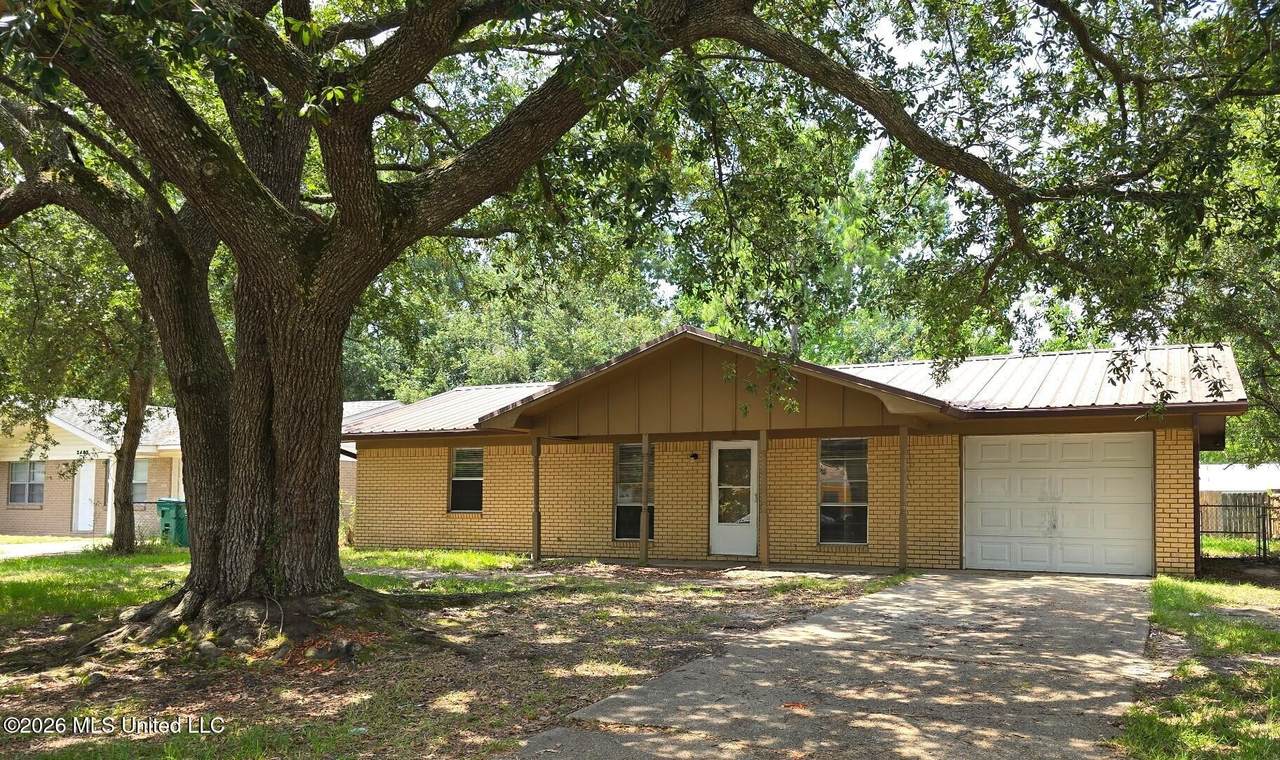 2605 Samuel Street - Photo 1
