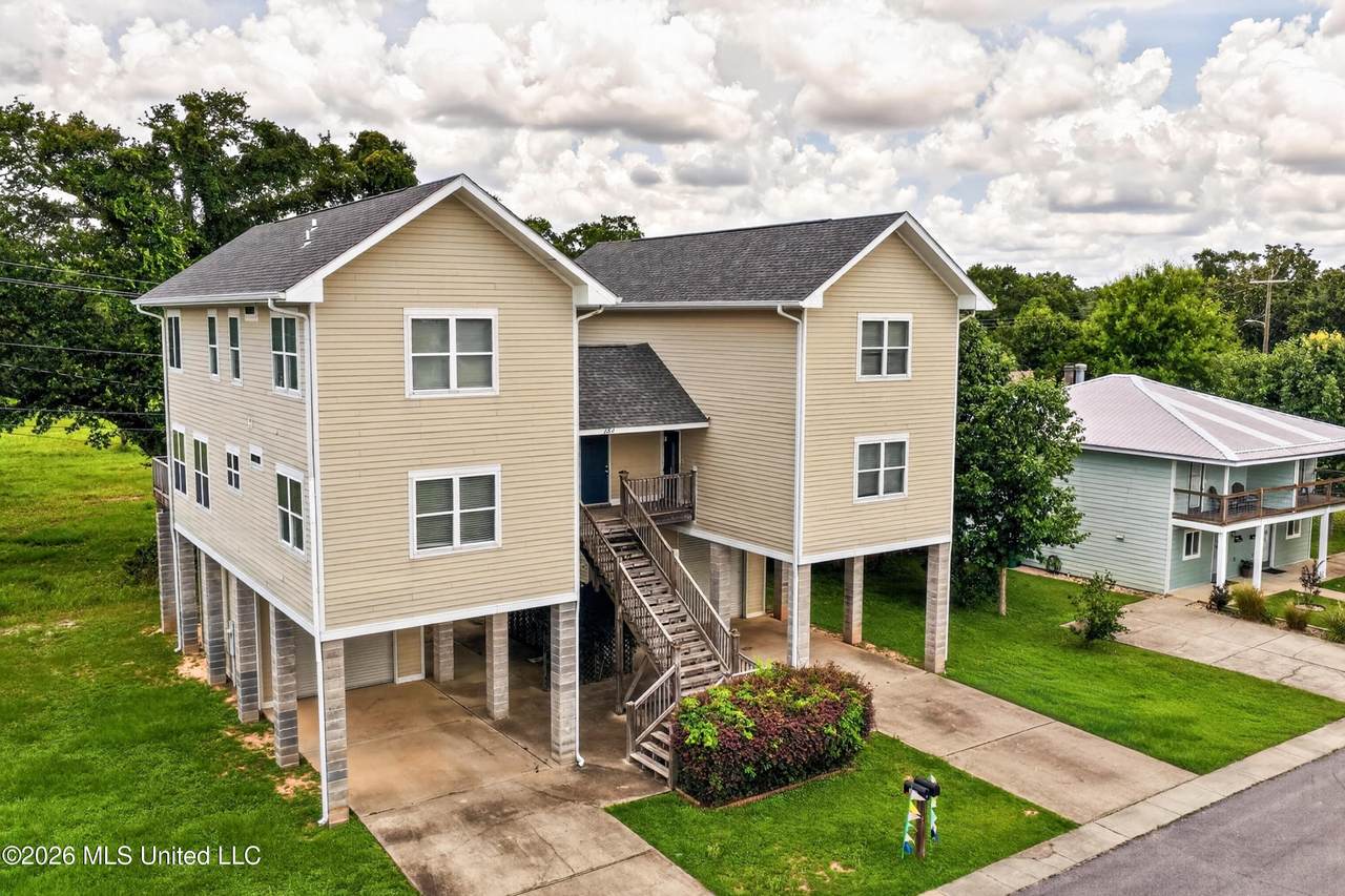 153 Markham Drive - Photo 1