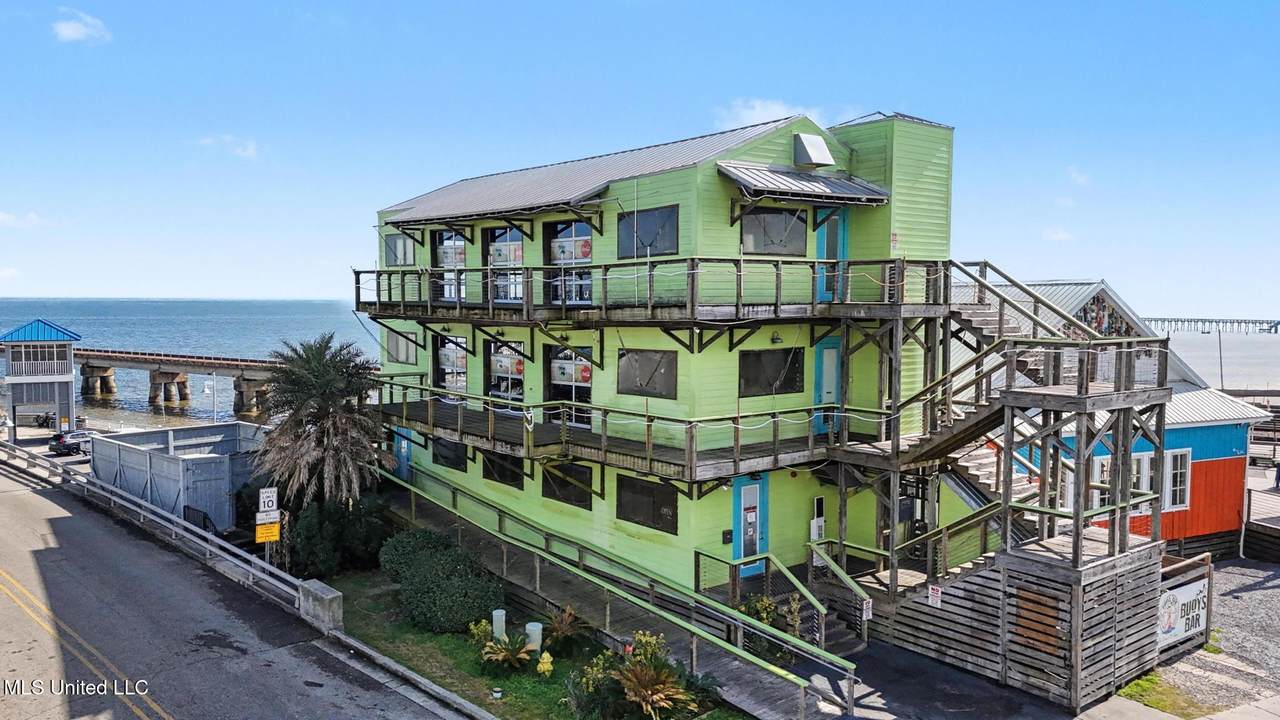 113 Beach Boulevard - Photo 1