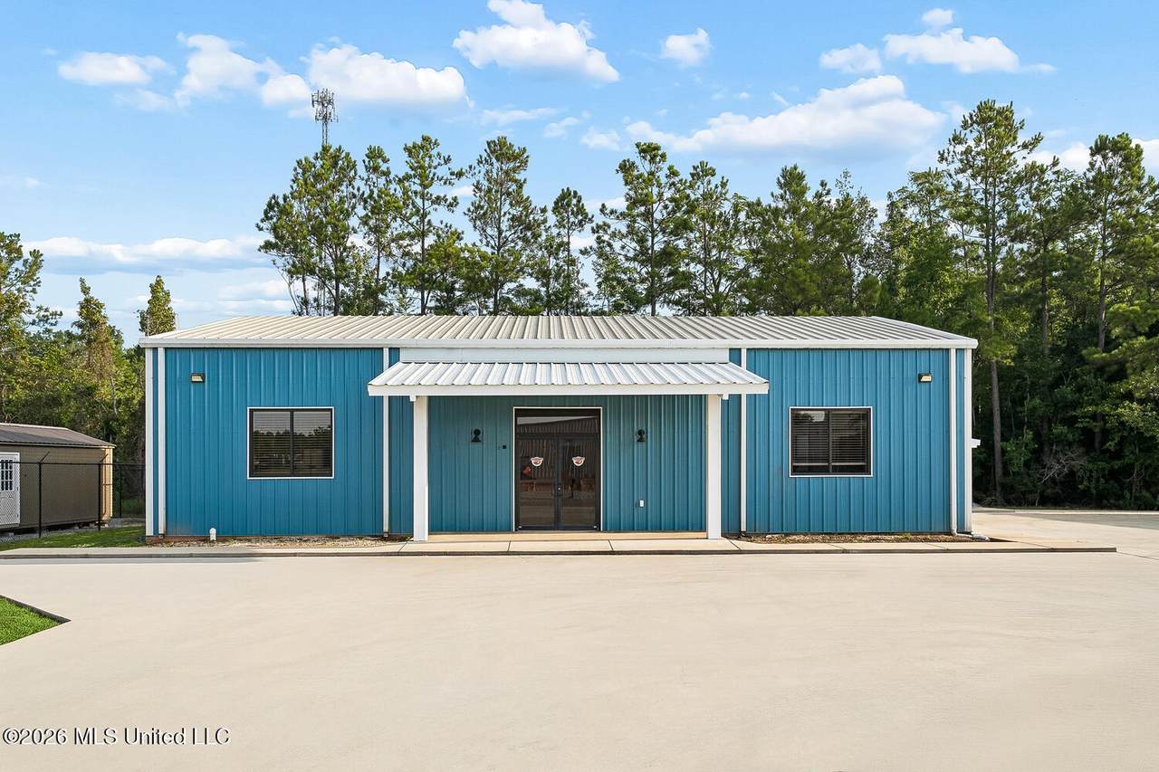 106 Hayden Oaks Drive - Photo 1