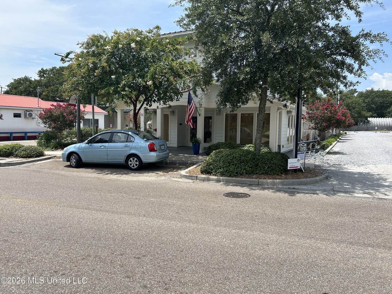 200 Jeff Davis Avenue - Photo 1