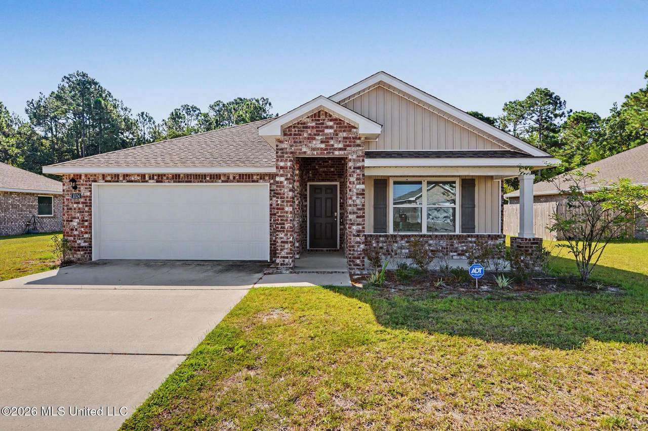 1024 Enclave Circle - Photo 1