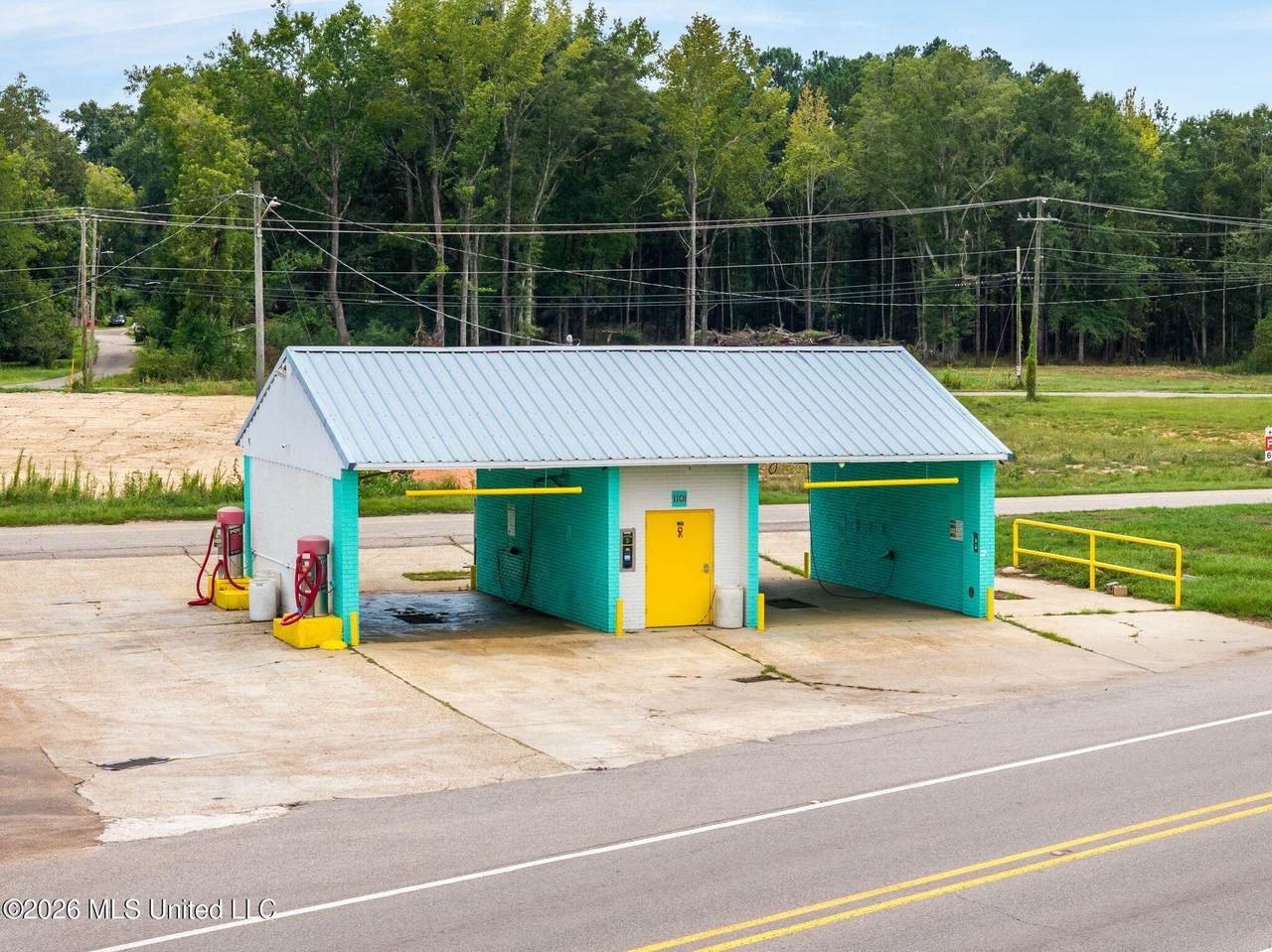 1101 Mississippi 42 - Photo 1