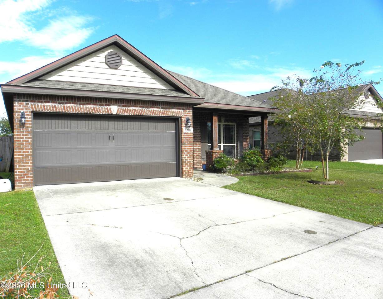 108 Clear Springs Circle - Photo 1