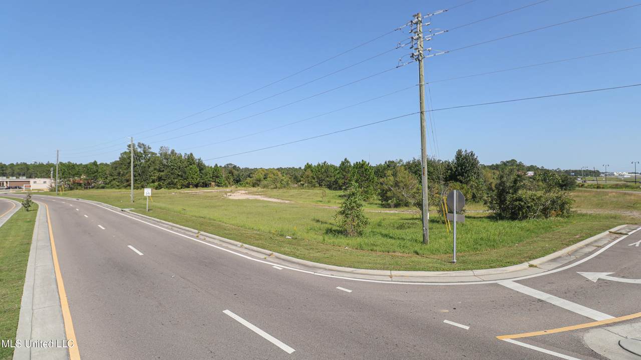  Turkey Creek Drive - Photo 1