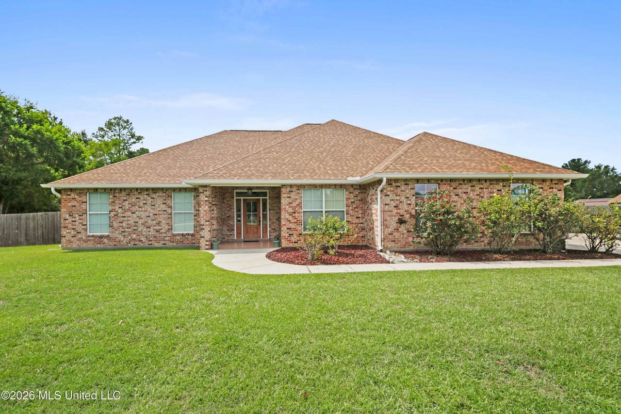 12231 Pointe Drive - Photo 1