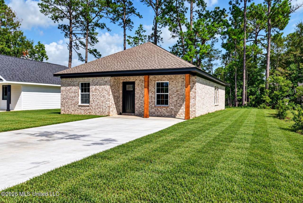 1524 Wynedote Drive - Photo 1