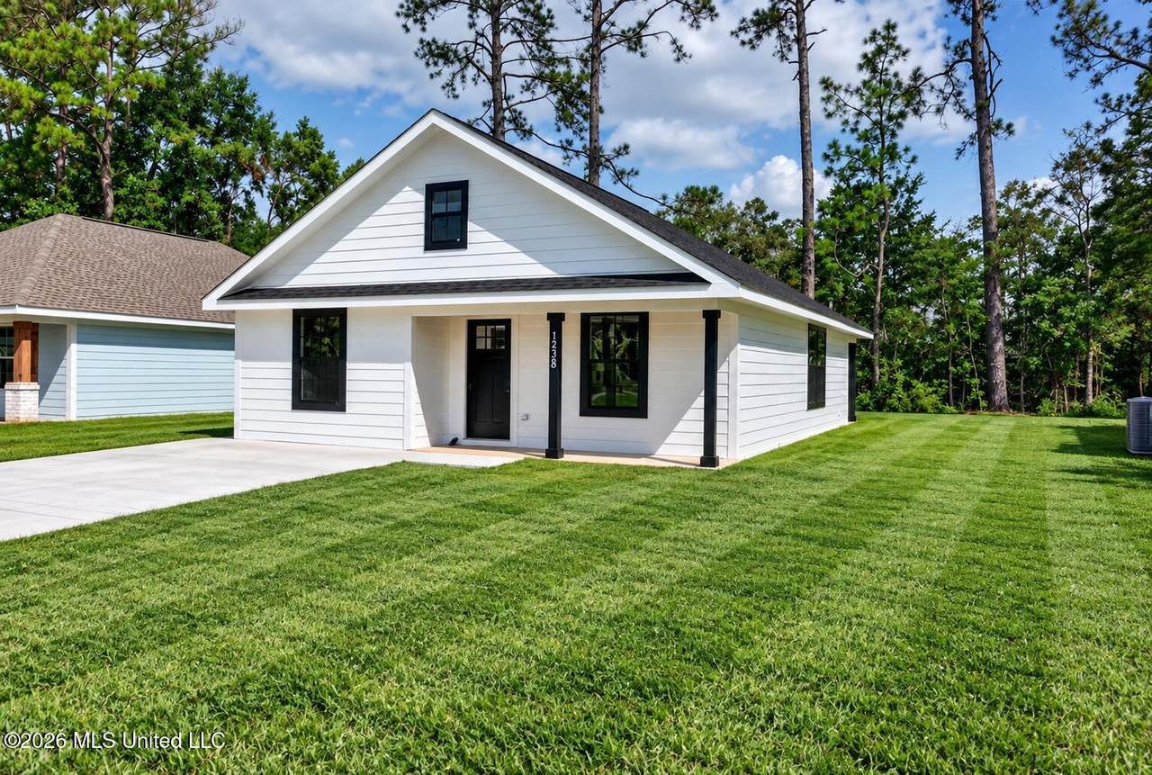 1528 Wynedote Drive - Photo 1