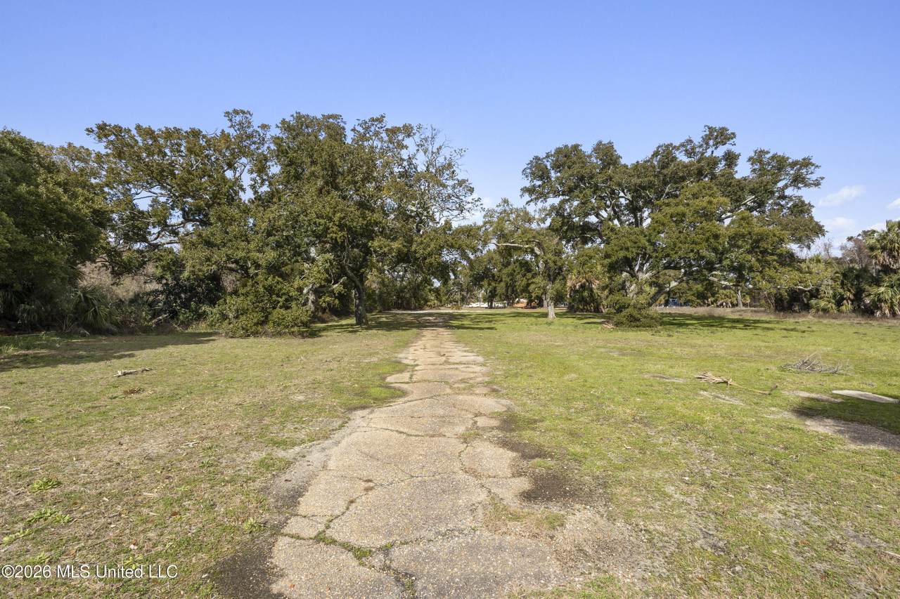 30 Beach Boulevard - Photo 1