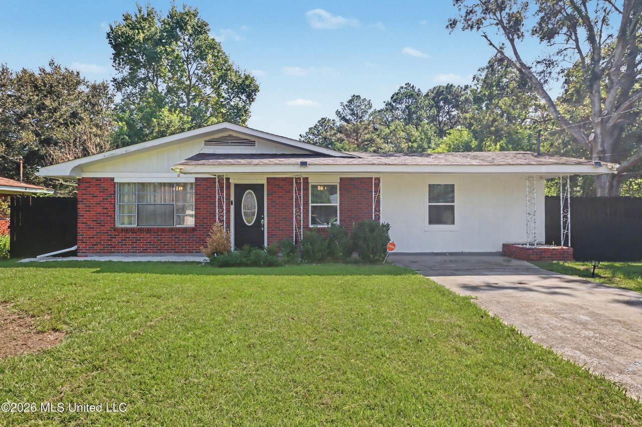 10616 Oak Street - Photo 1
