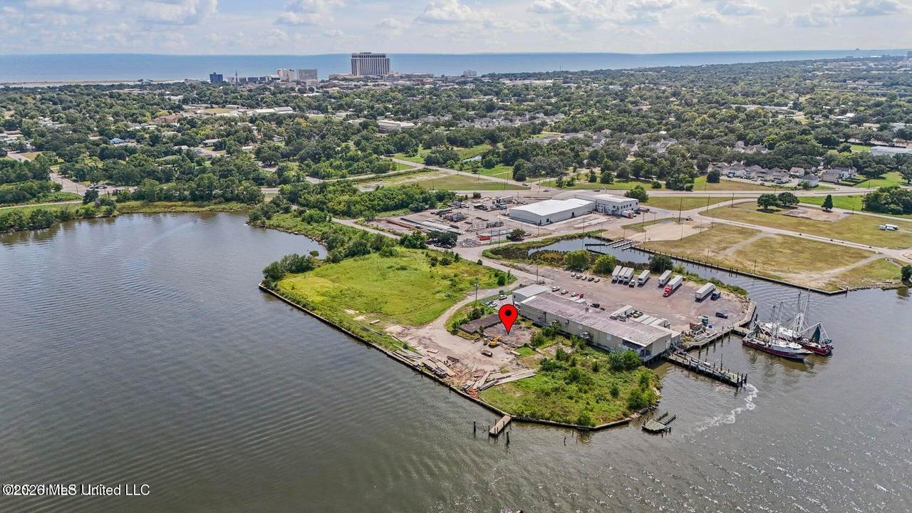 540 Bayview Avenue - Photo 1