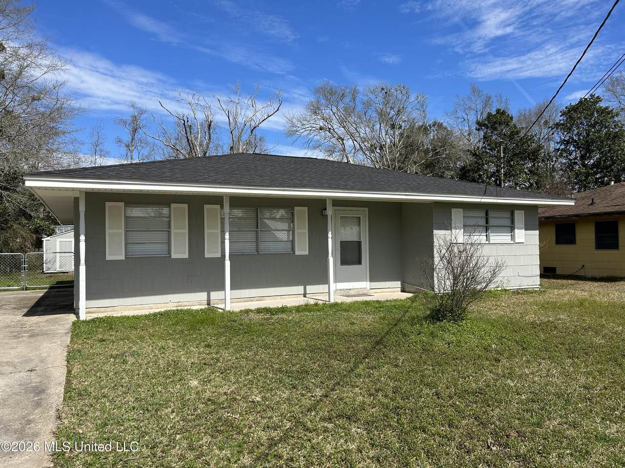 211 Woodland Circle - Photo 1