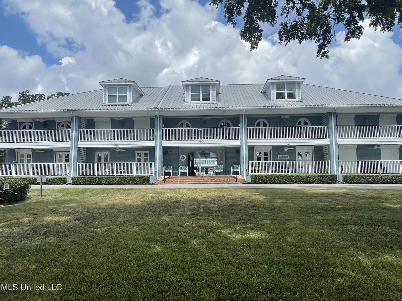 1282 Beach Boulevard - Photo 1