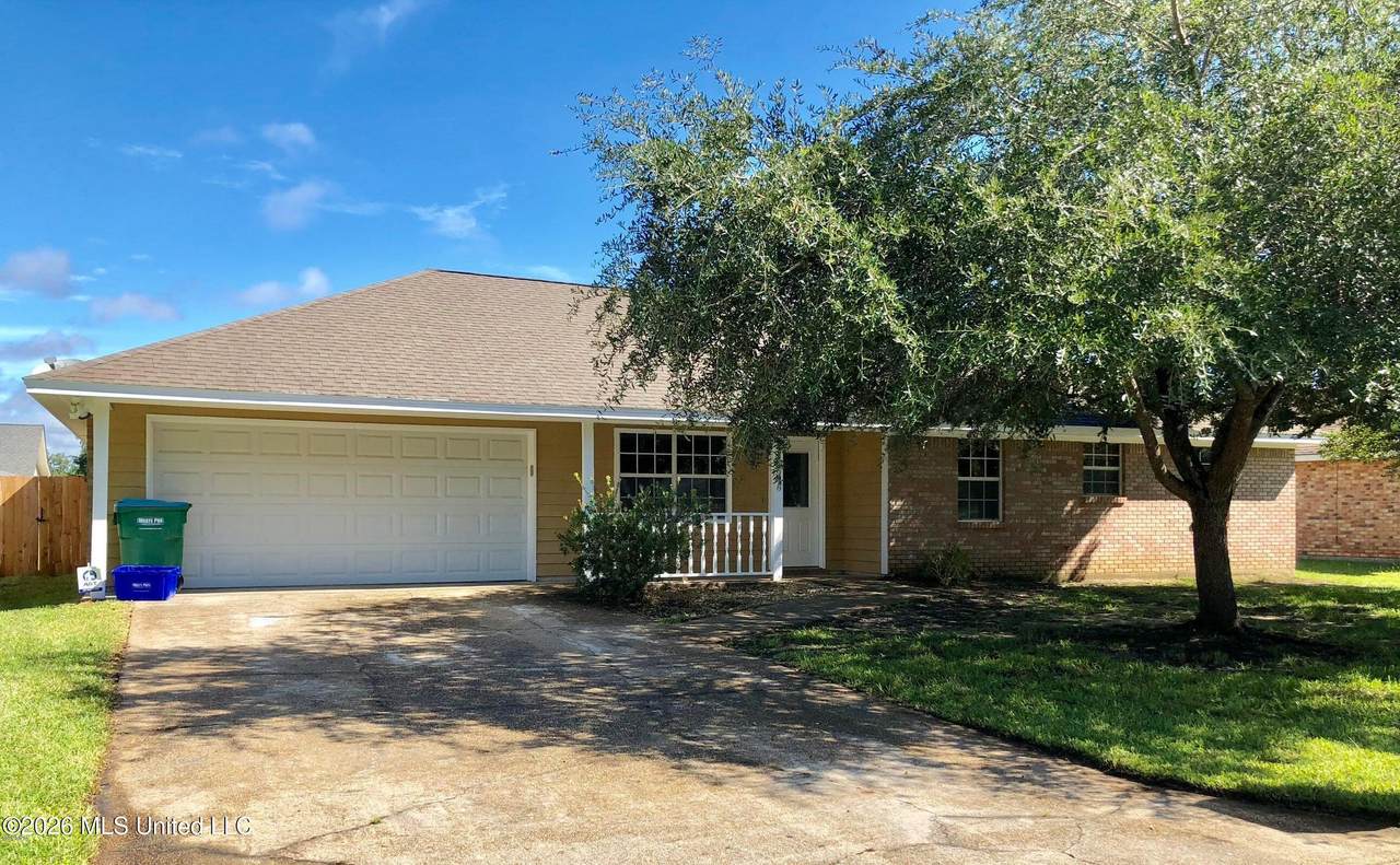 10696 Plummer Circle - Photo 1