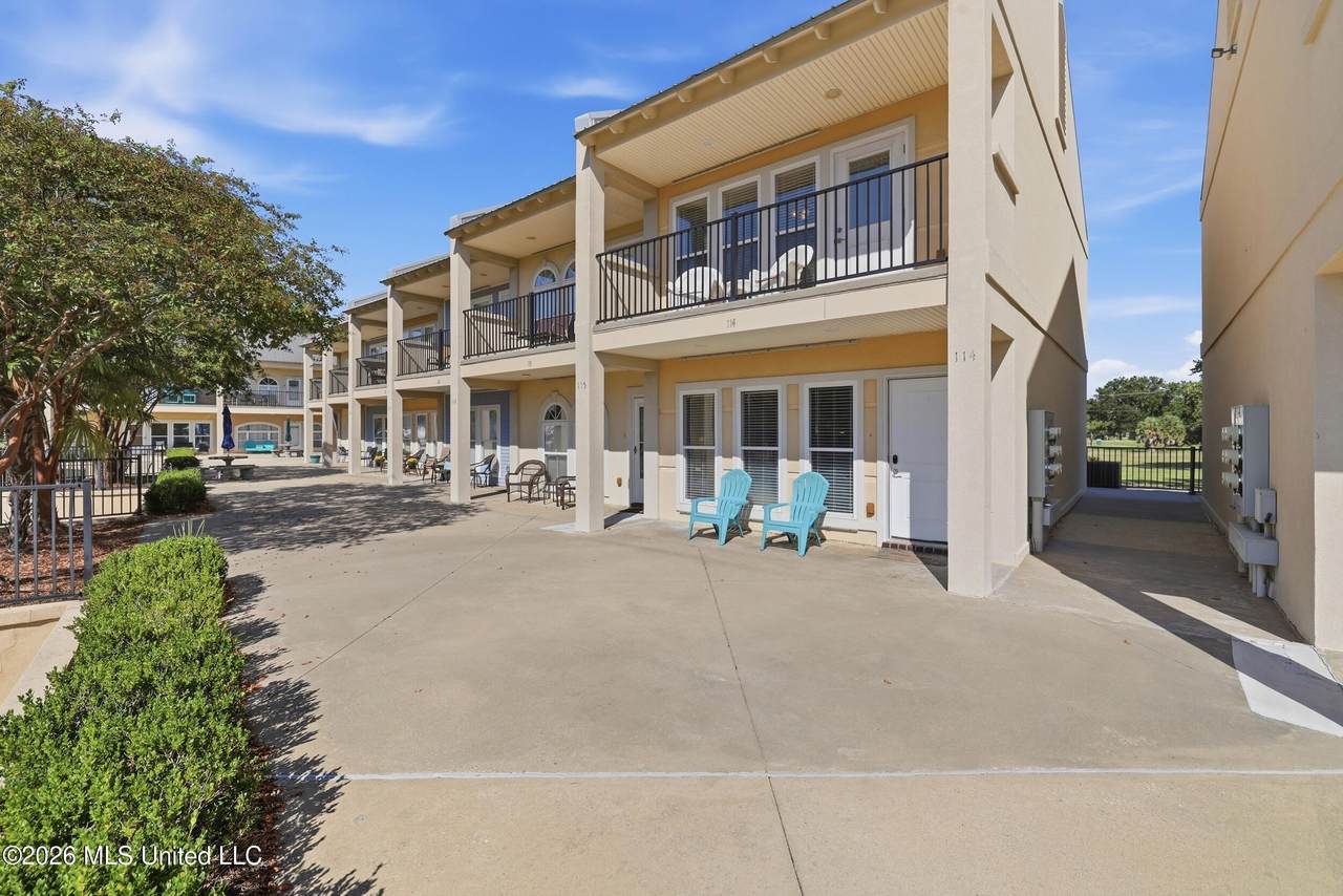548 Beach Boulevard - Photo 1