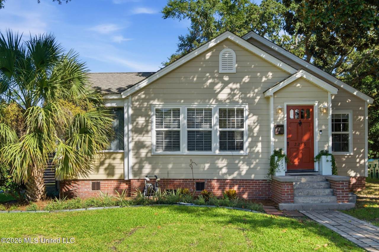 2216 Broadmoor Place - Photo 1