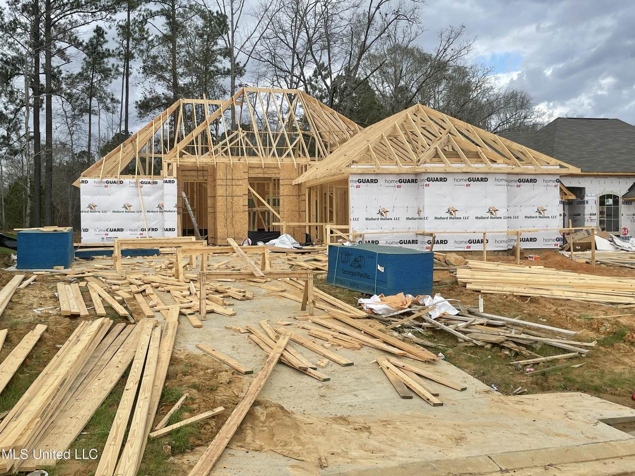 465 Silver Hill - Photo 1