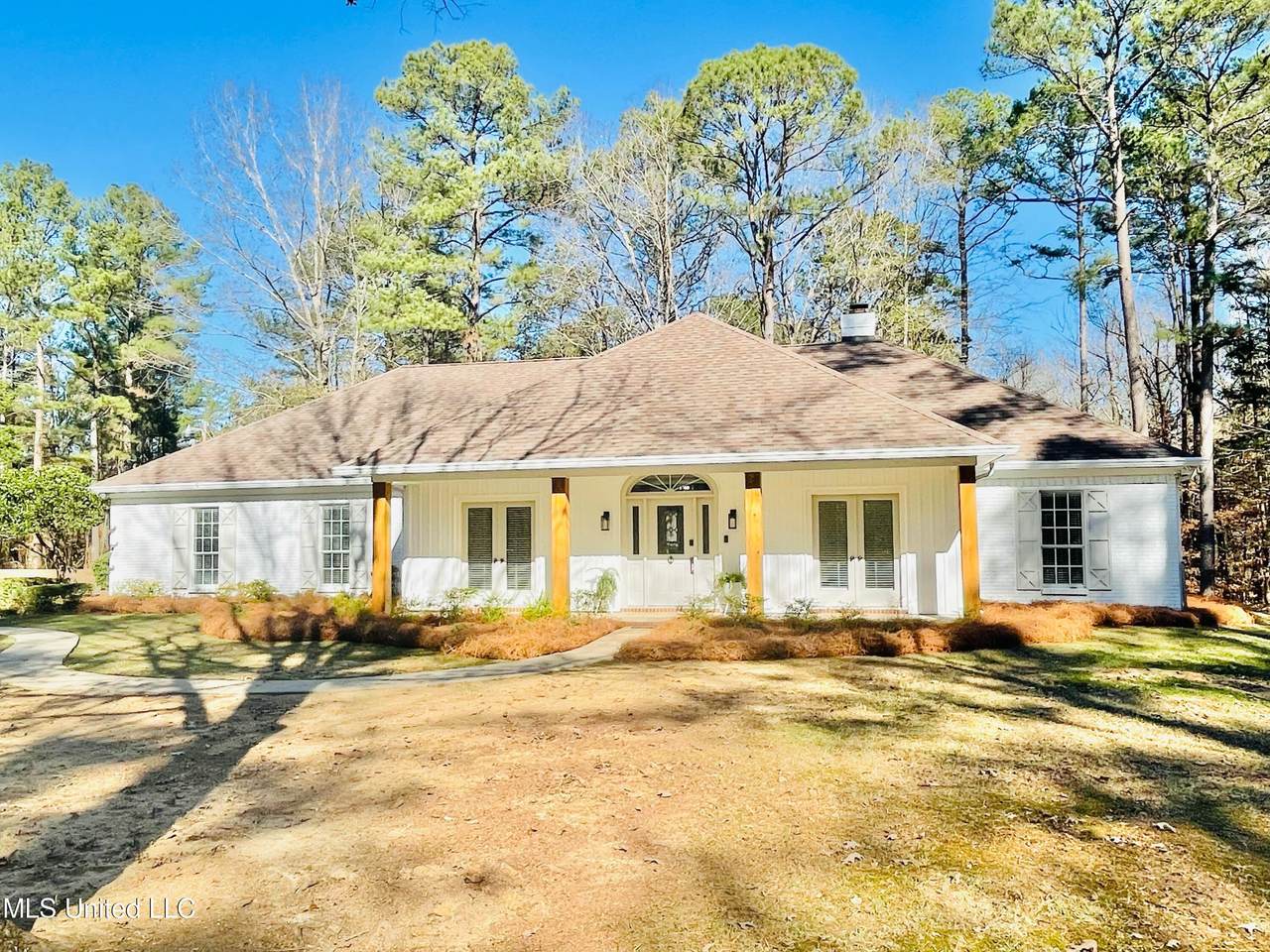 23 Le Bourgeois Drive - Photo 1