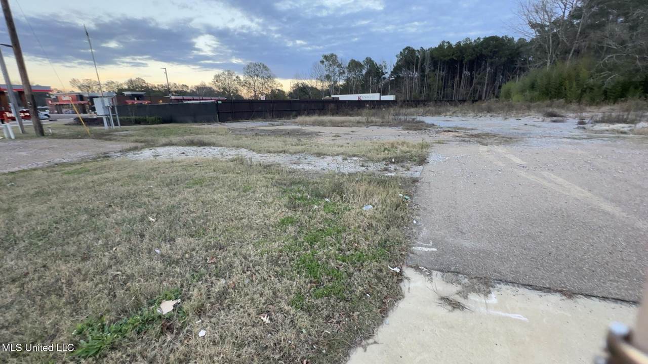 822 Hw 49 N - Photo 1