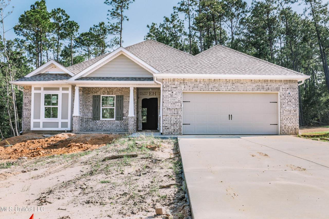 85007 Diamondhead Lakes Boulevard - Photo 1