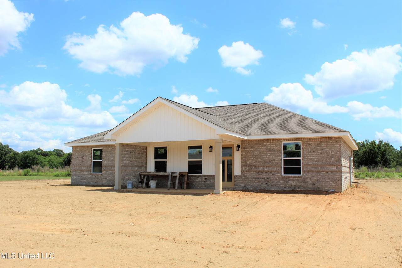 108 Trevor Lane - Photo 1
