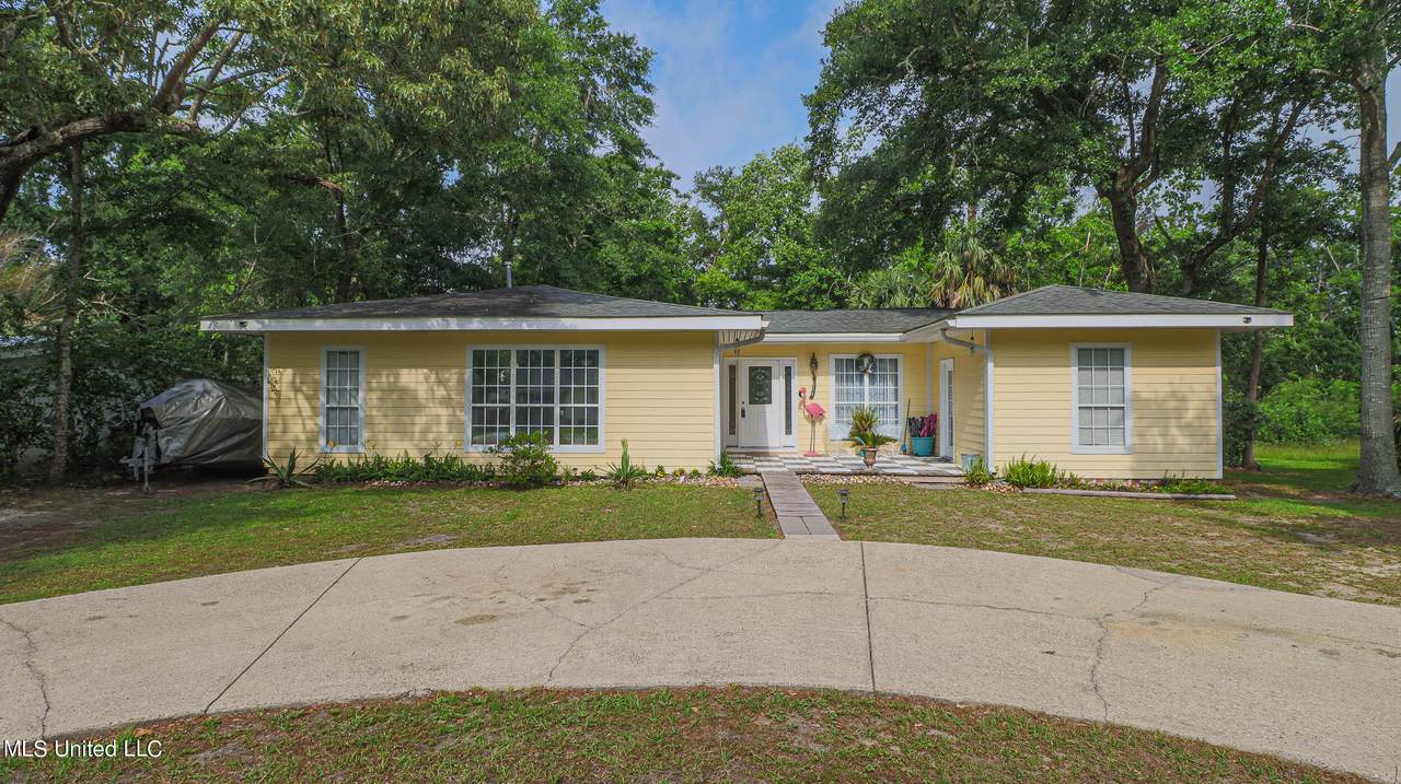 114 Olson Avenue - Photo 1