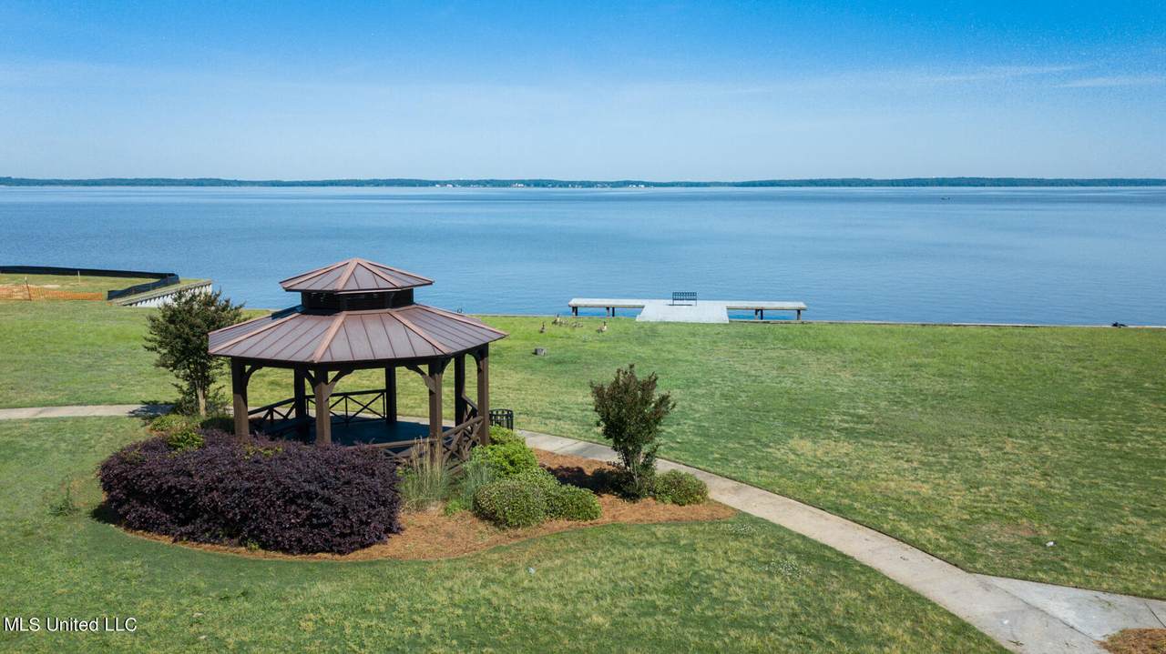 190 Crepe Myrtle Drive - Photo 1