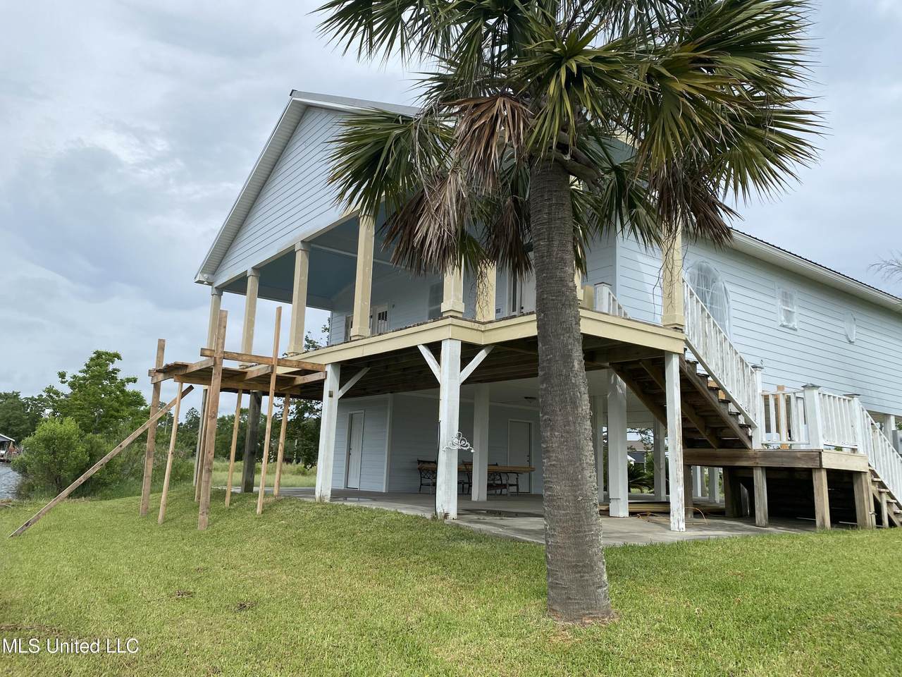 11126 Missouri Street - Photo 1