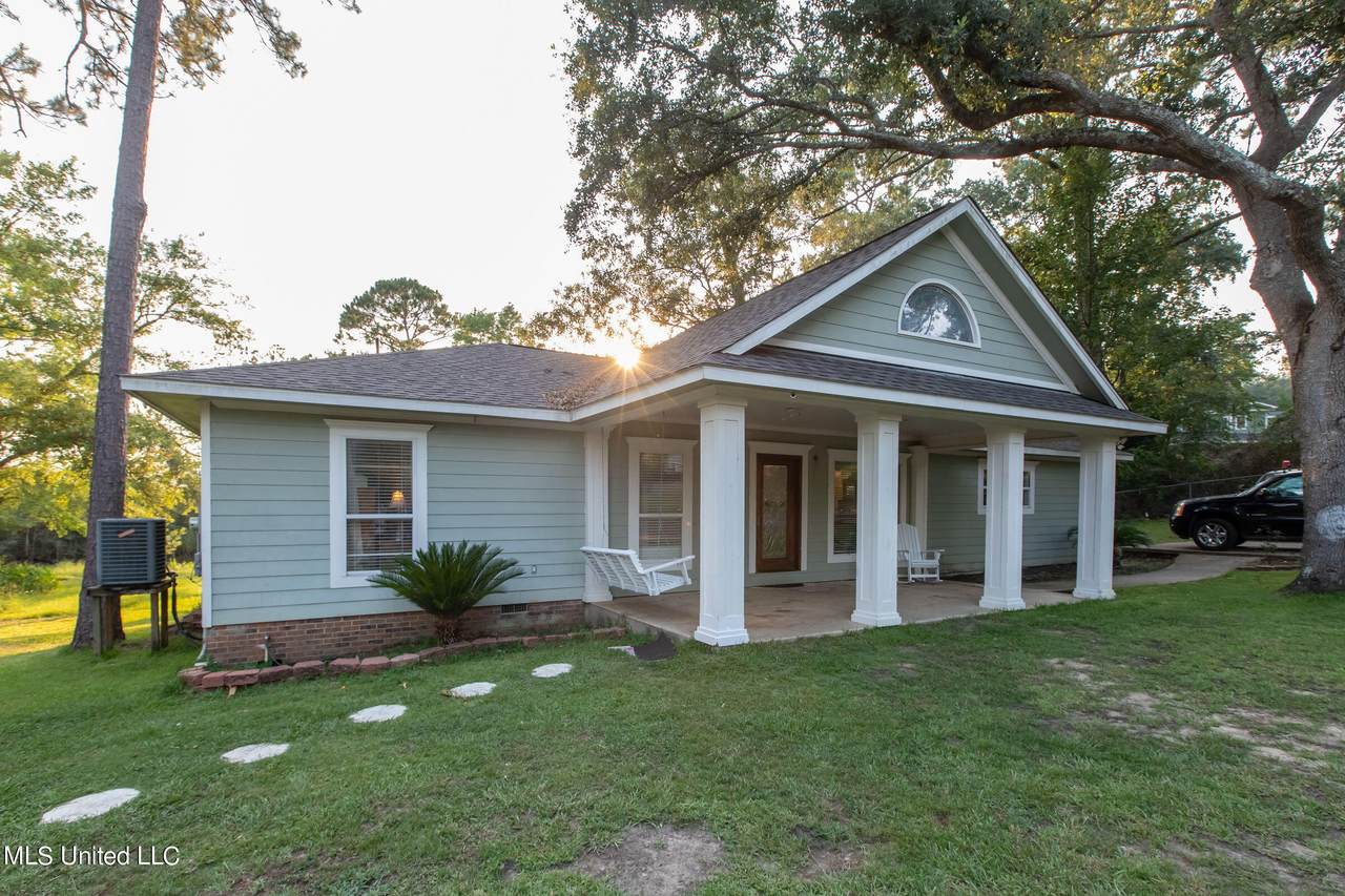 9817 Hidden Lake Road - Photo 1