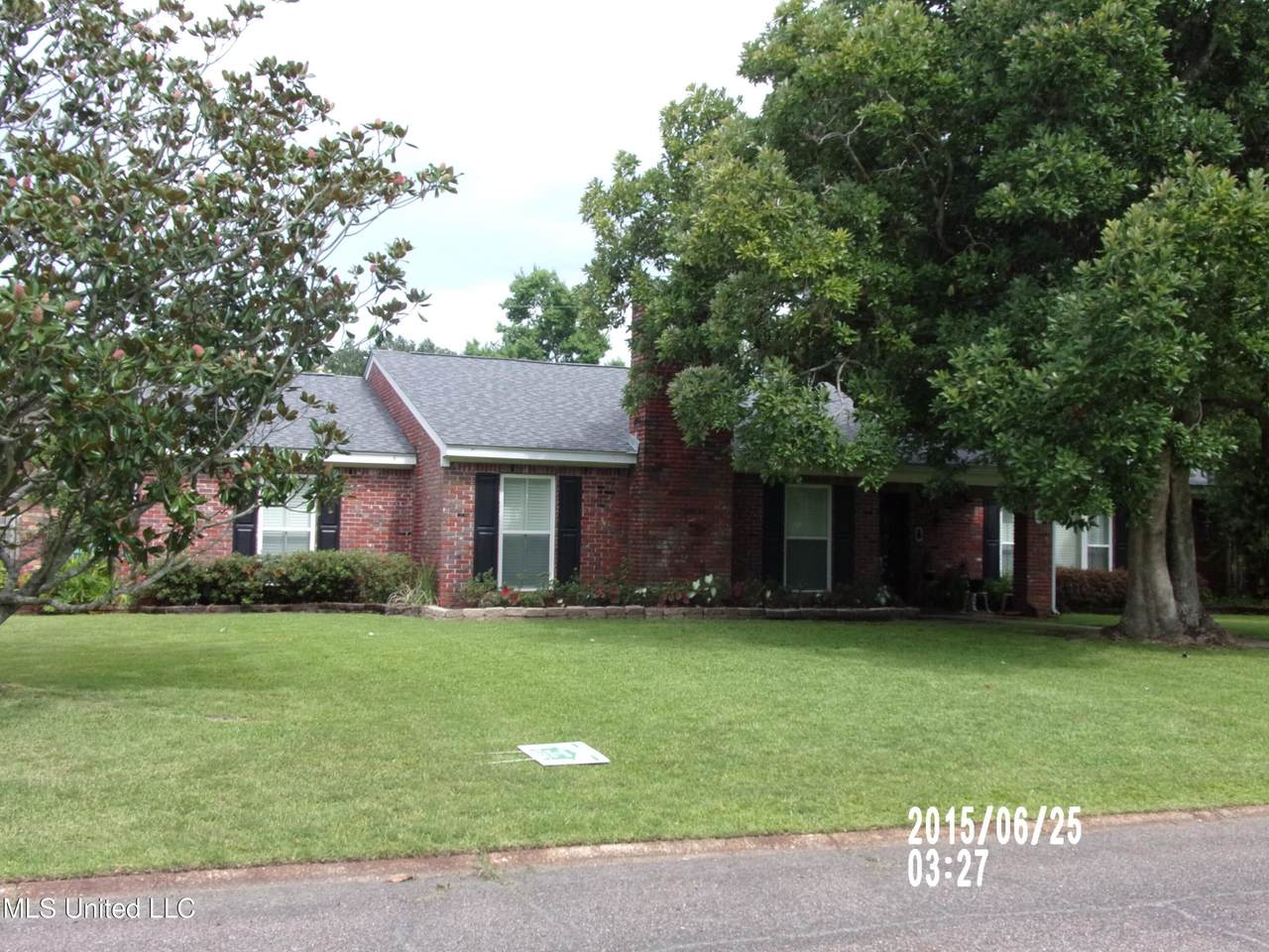826 Warren Street - Photo 1