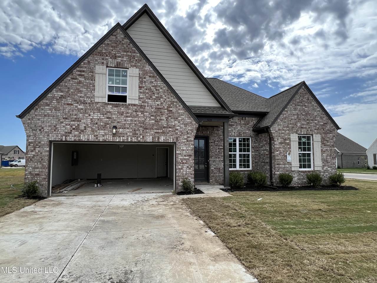 5428 Lakeside Cove - Photo 1