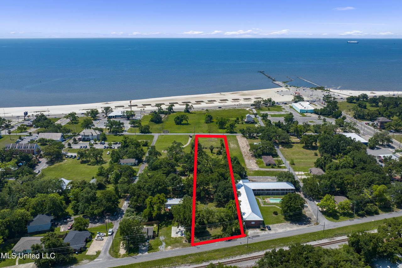 519 16th Street - Photo 1