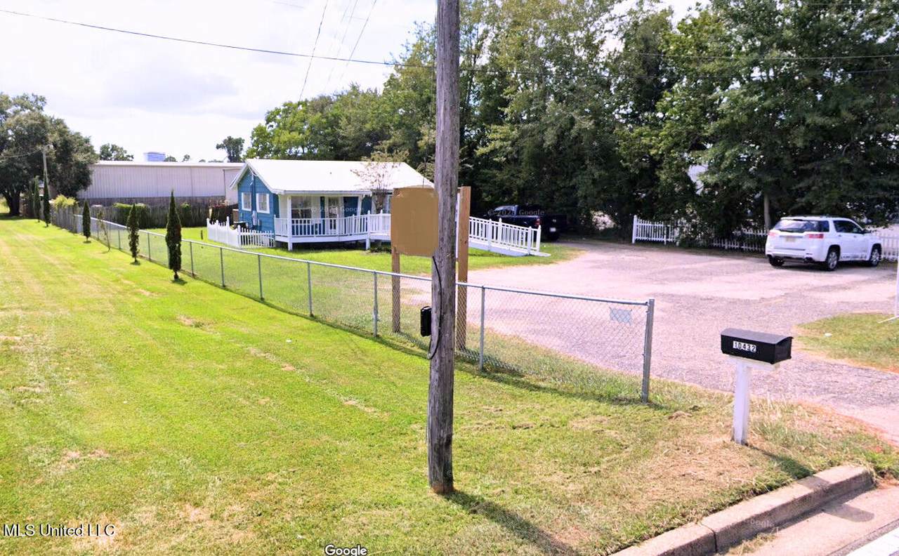 10432 Lemoyne Boulevard - Photo 1