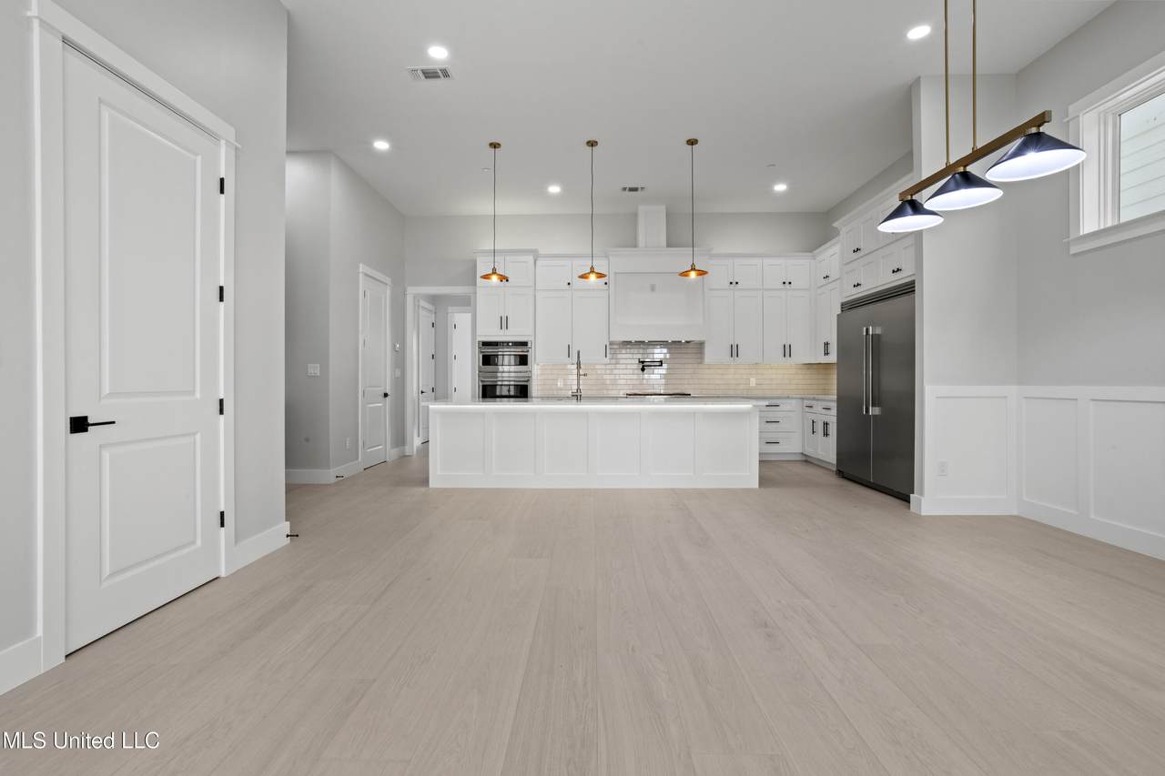 1850 Cristiano Boulevard - Photo 1