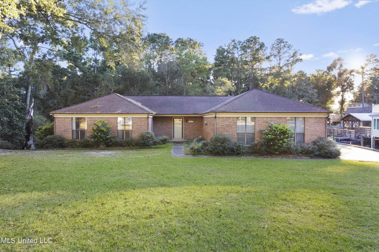 1917 Shady Point Circle - Photo 1