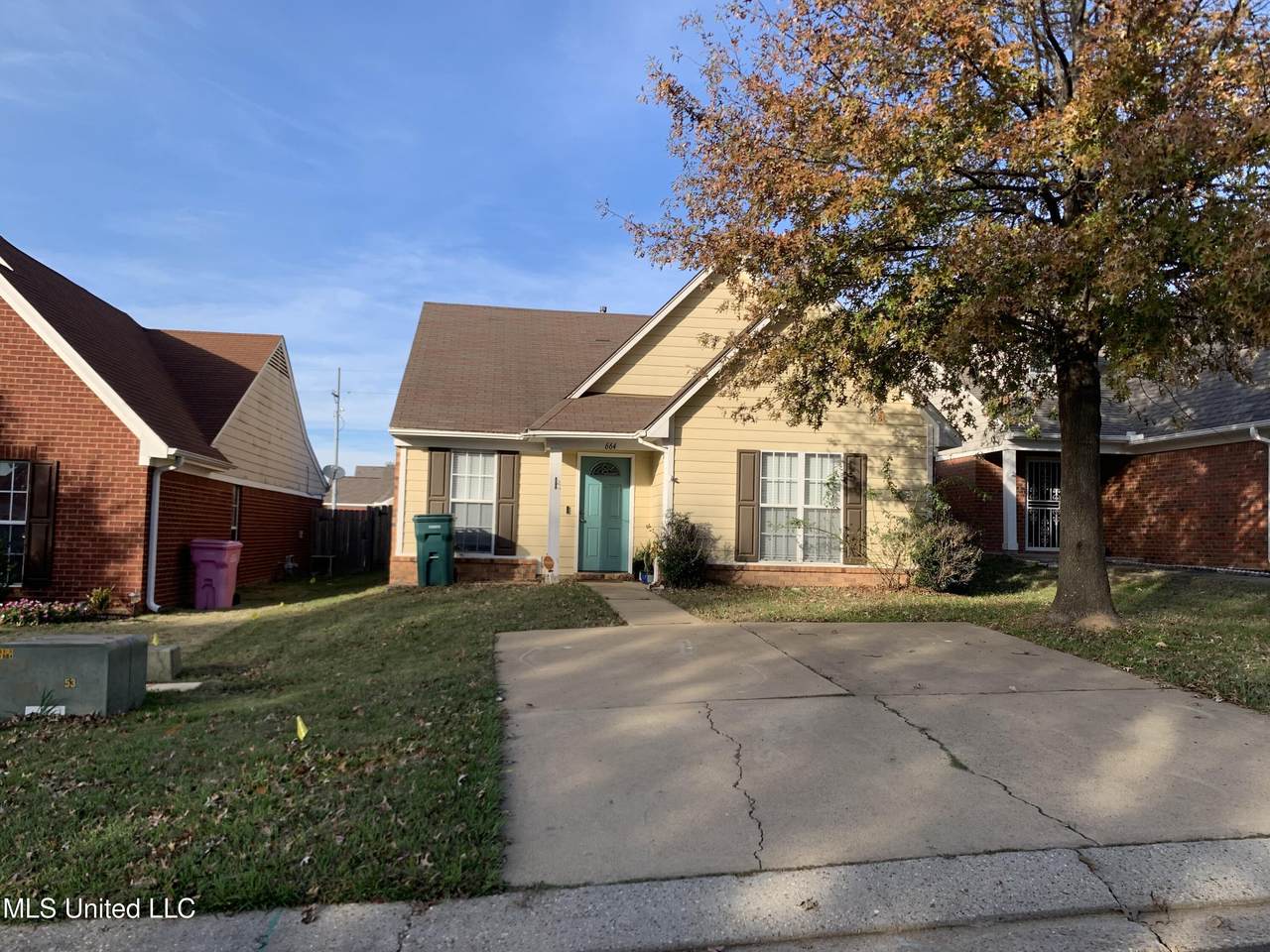 664 Grant Drive - Photo 1