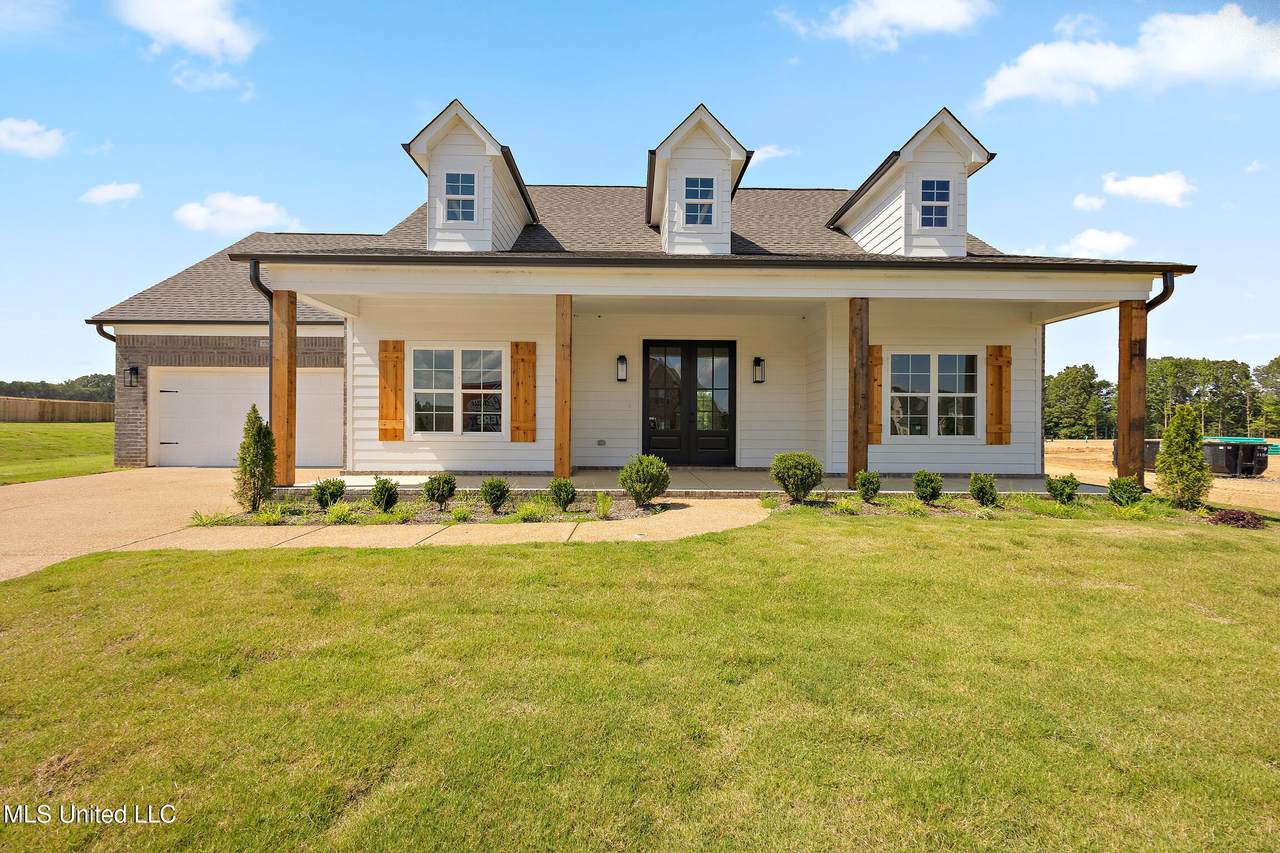 7704 Crosswinds Boulevard - Photo 1