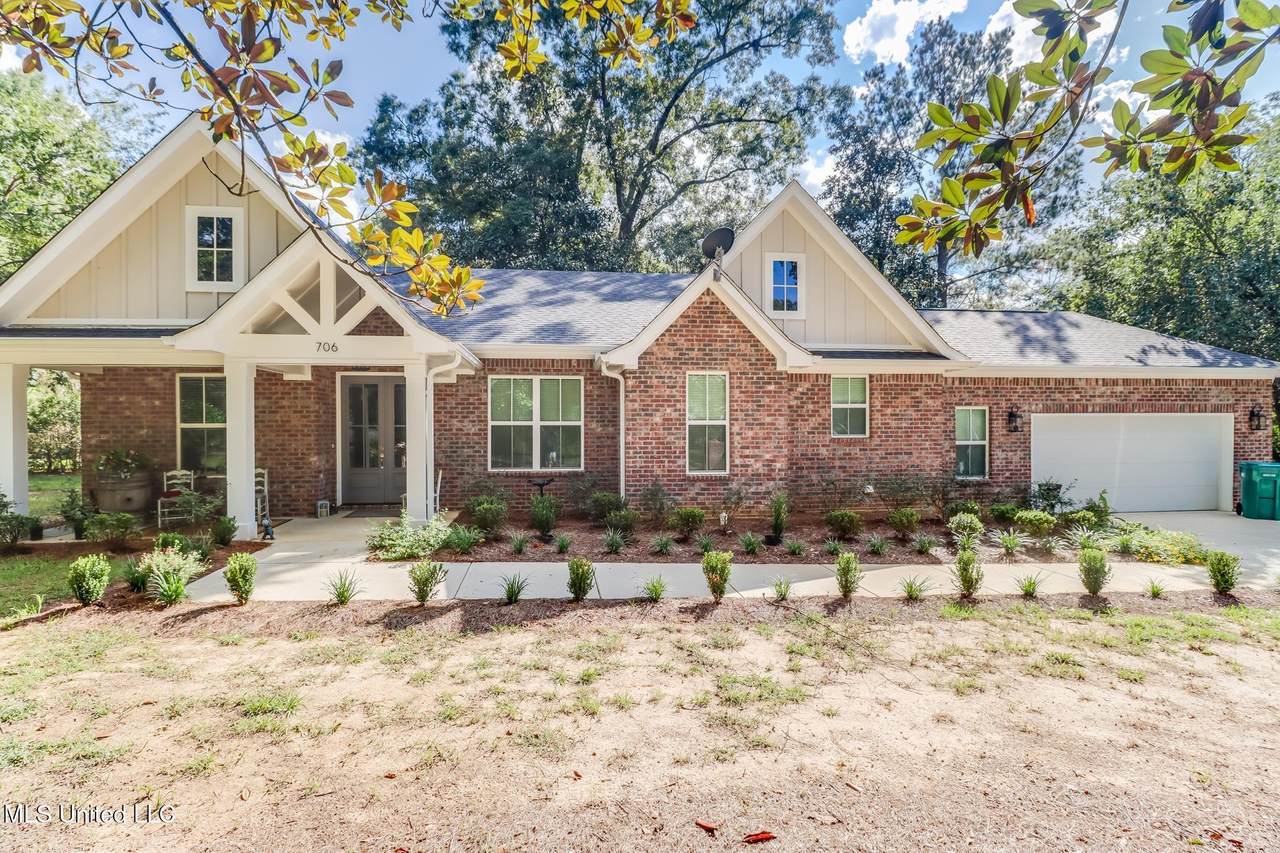 706 Jones Avenue - Photo 1