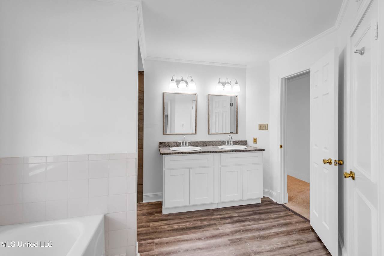 251 Rue Petit Bois - Photo 1